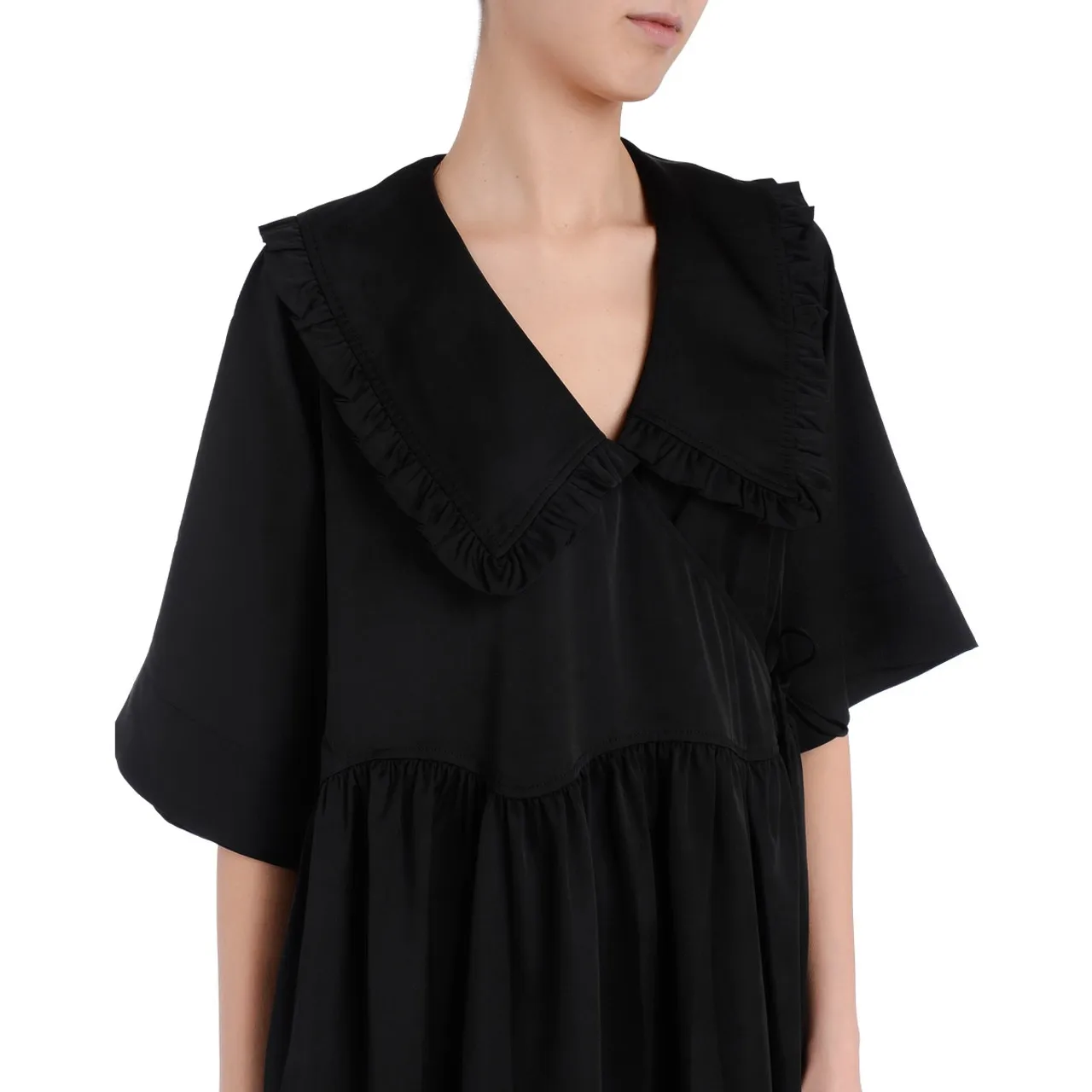 Ganni Robe en satin noir avec col maxi