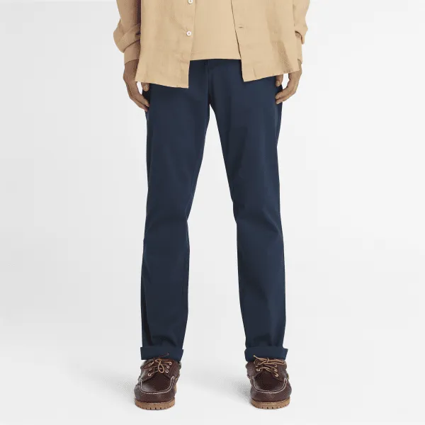 Pantalon chino en sergé extensible pour homme en bleu foncé